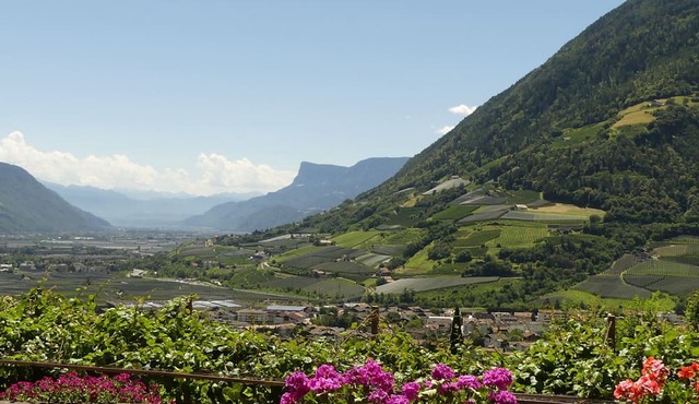 Apartment 'Ferienwohnung B1 Spisshof Nebenhaus' with Panoramic View, Shared Pool & Wi-Fi